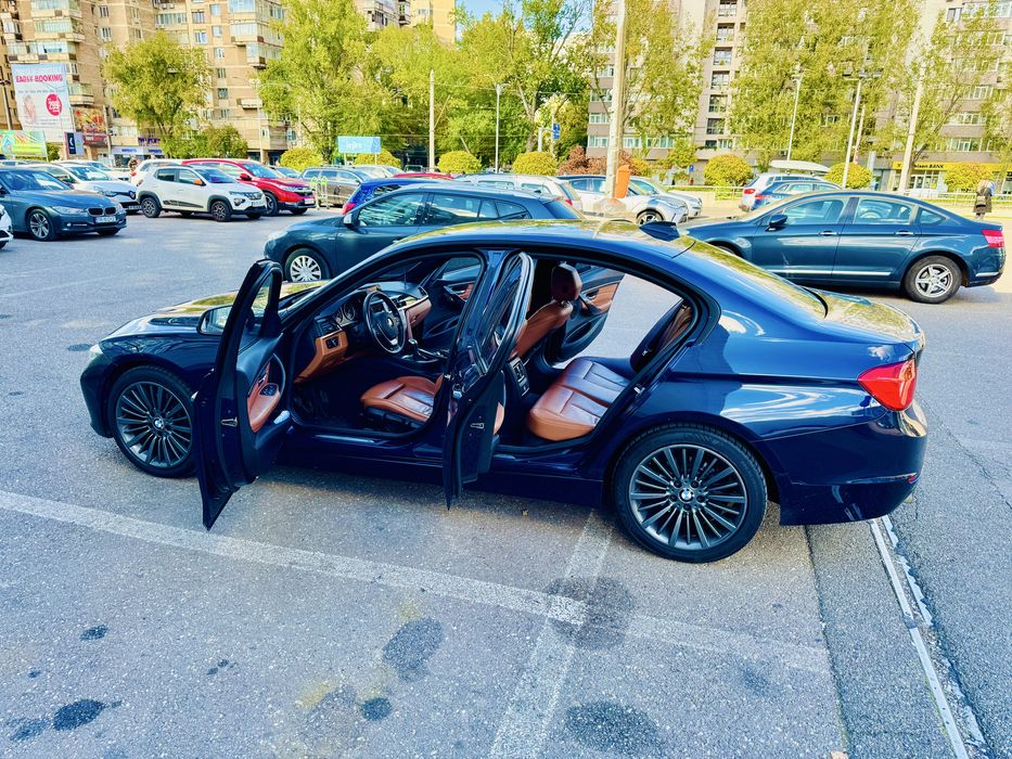 Proprietar Vand BMW 328i F30 245CP Luxury Line