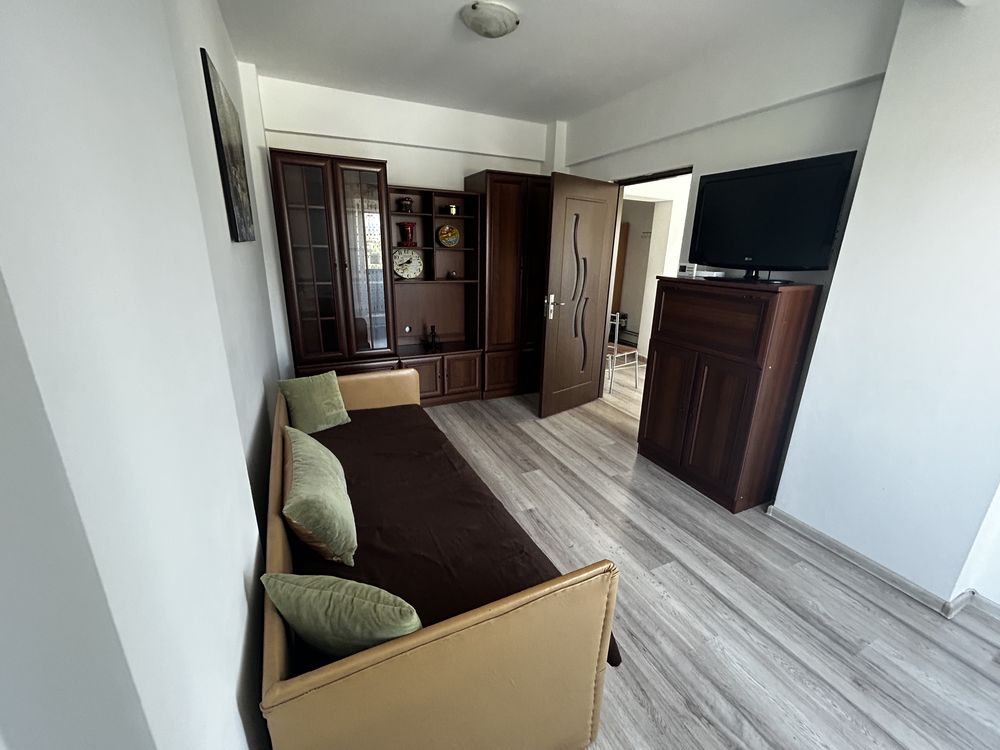 Vand apartament cu 2 camere