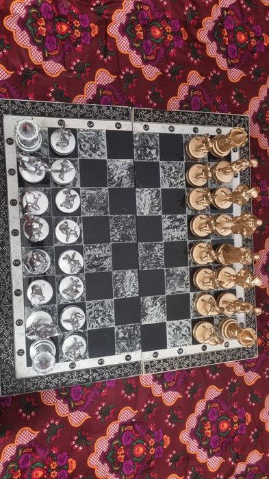 Shaxmat doska legendarniy narxini kelishamiz