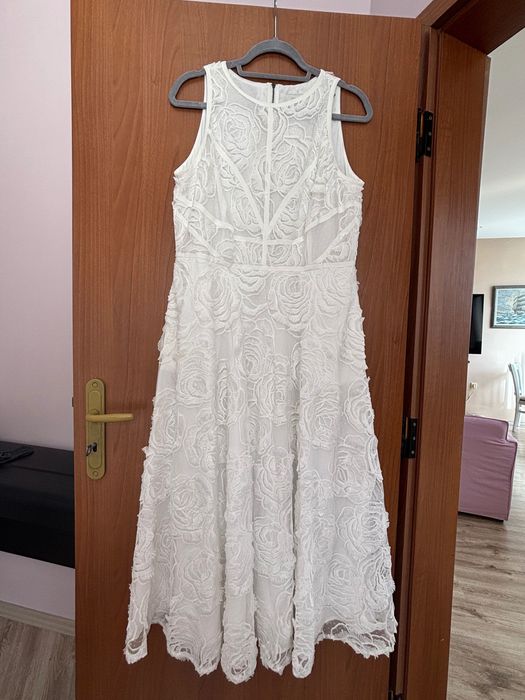 Бяла рокля, носена веднъж, за сватба