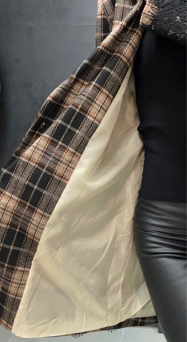 Дамско сако / блейзър каре с дантела