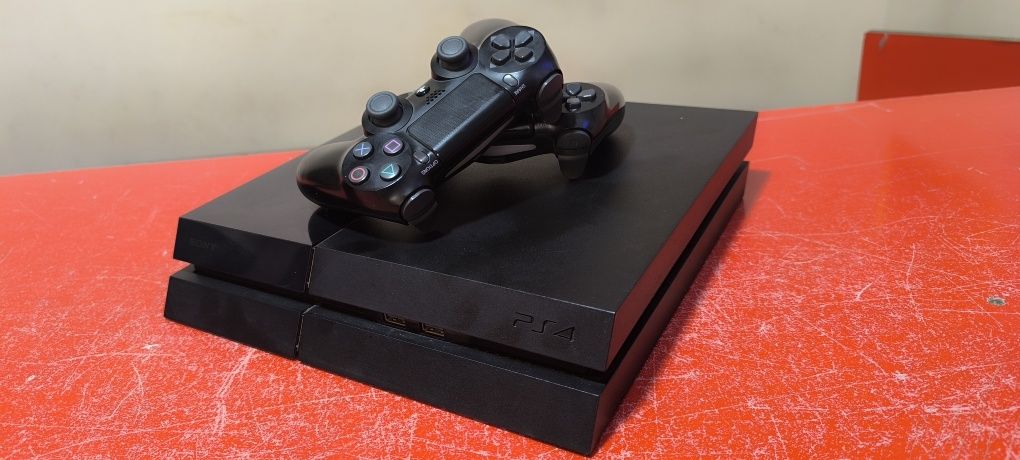 Playstation 4 fat sotiladi