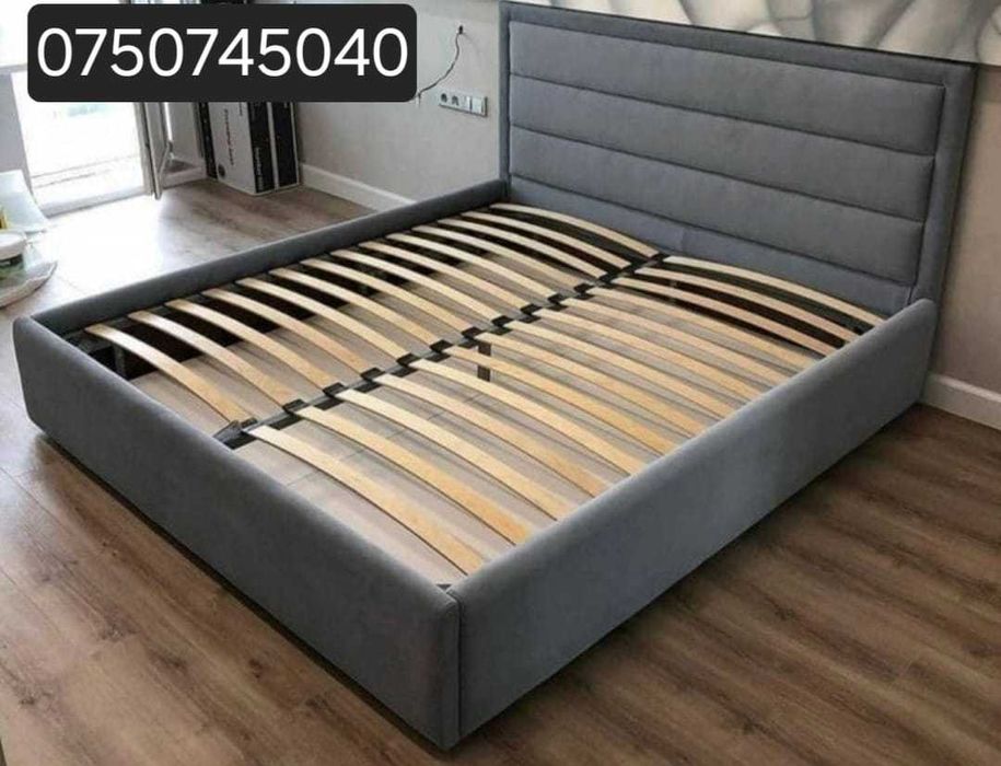 Paturi  tapitate foarte buna calitate  cu catifea si materiale t