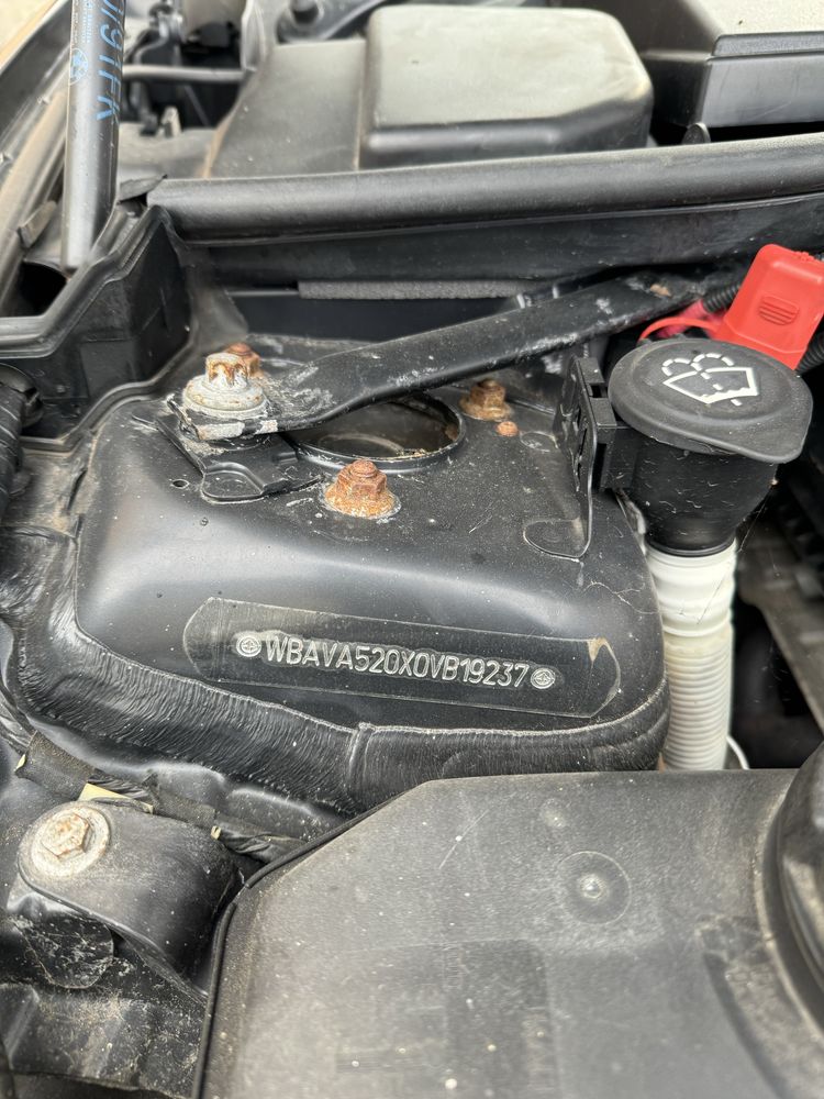 Vând BMW E90 318i M Pachet de fabrică (M sport)