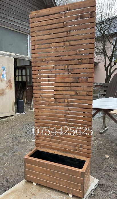 Jardiniere din lemn