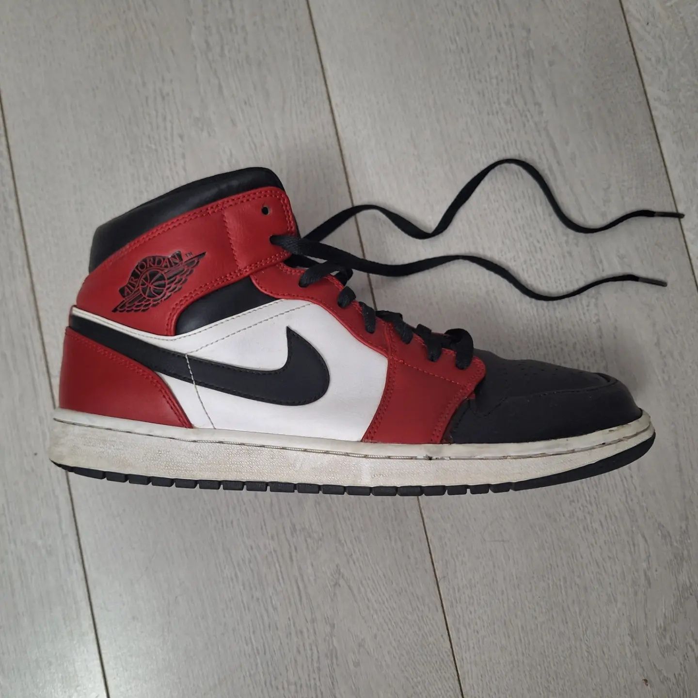 Air Jordan 1 Mid Chicago Black Toe Custom