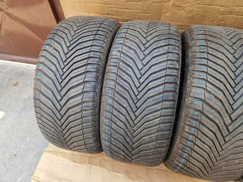 4 Michelin R18 235/40
всесезонни гуми 
DOT2422