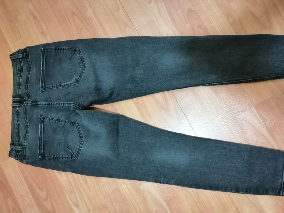 Blugi bărbați, Zara