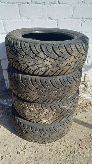 Продам зимние покрышки шины шипованные свежие без проколов