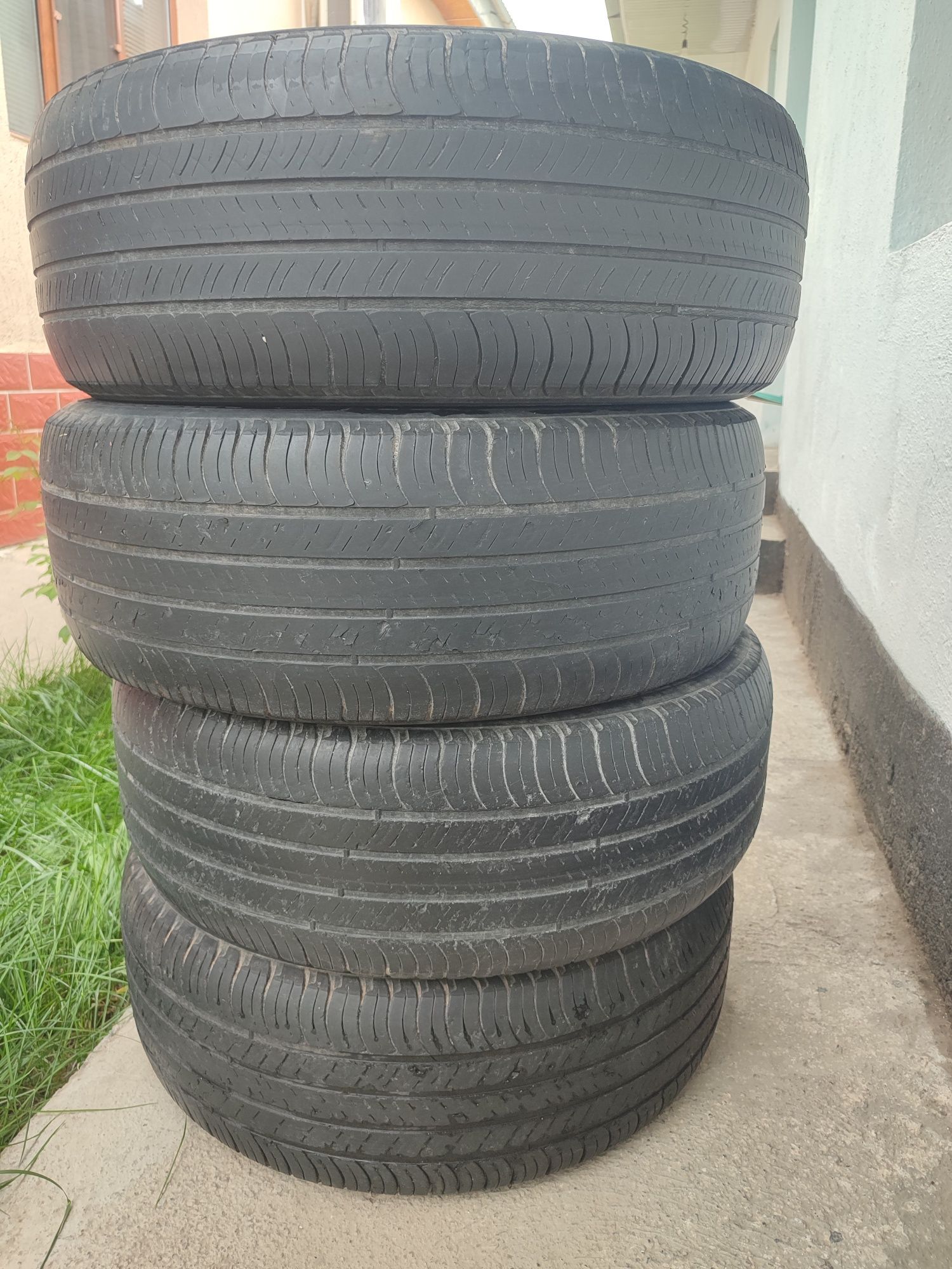 Летние шины Michelin 235/60/18