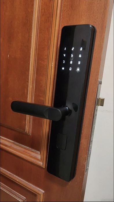 Продаю электронный замок