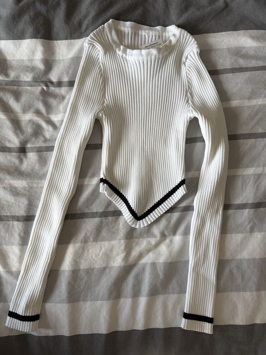 Ластична блуза с етикет