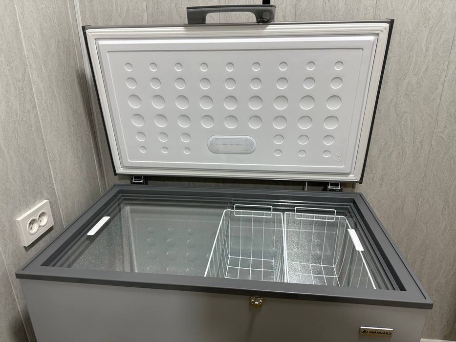 Xolodilnik ( morozilka) avangard