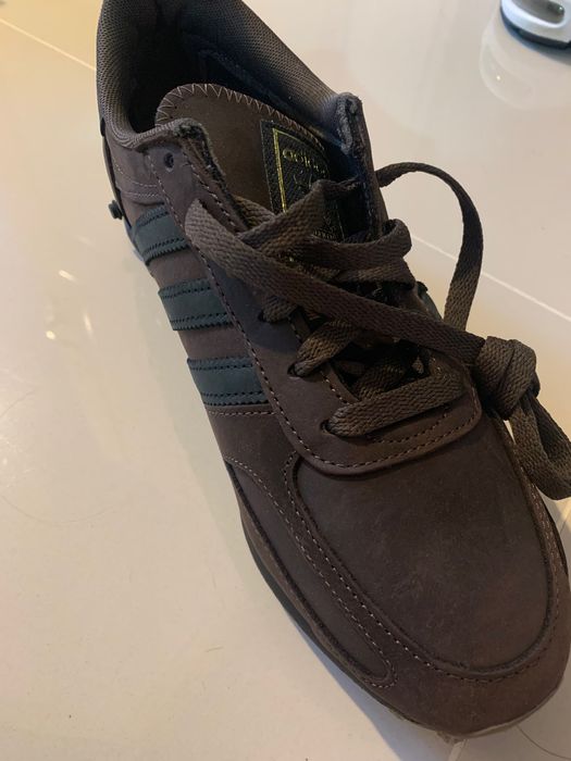 Adidași noi de vânzare!