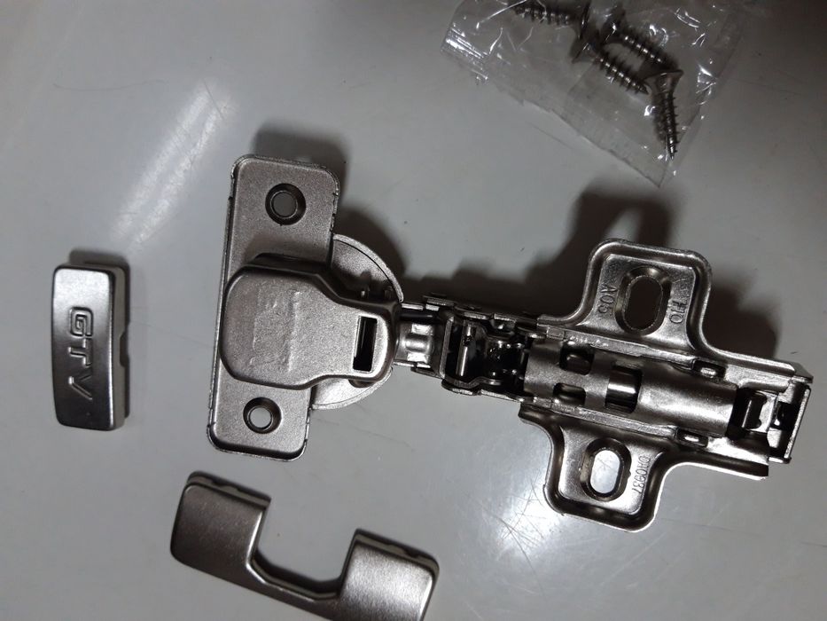 Balamale aplicate GTV cu amortizor încorporat cu CLIPS +capace mascare