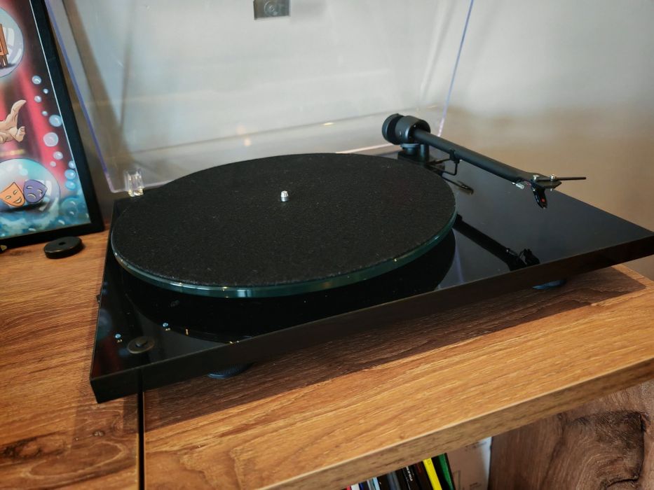 Грамофон Pro-Ject T1 Phono SB с доза Ortofon OM5E