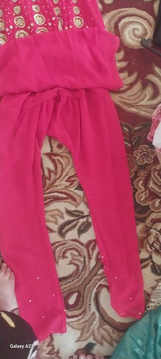 Sotiladi rangi qizil