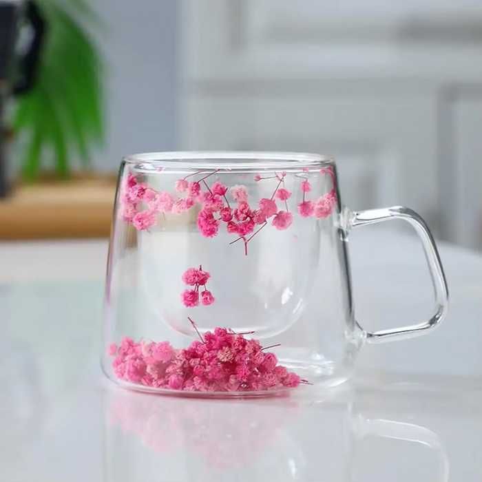 Стъклена чаша със сухи цветя CupHup