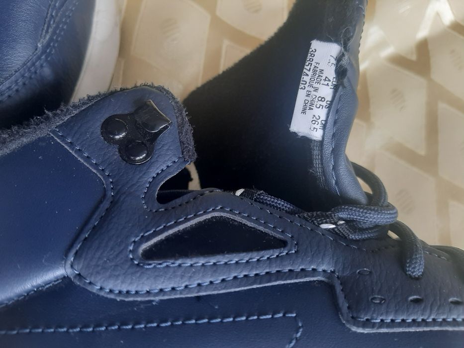 Продавам зимни топли маратонки РUMA номер 41 стелка 26.5  малко носени