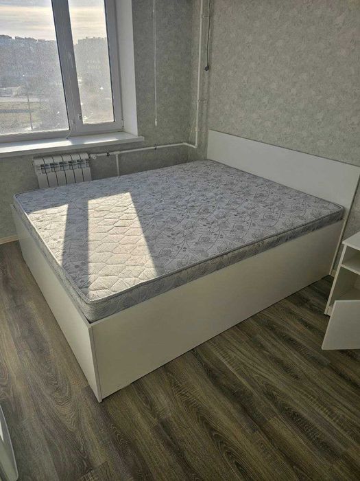 Продается кровать с матрасом