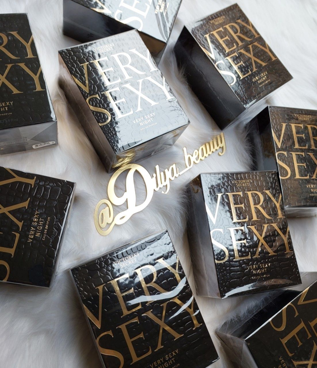 Victoria's secret VERY SEXY NEIGHT eau de Parfum.