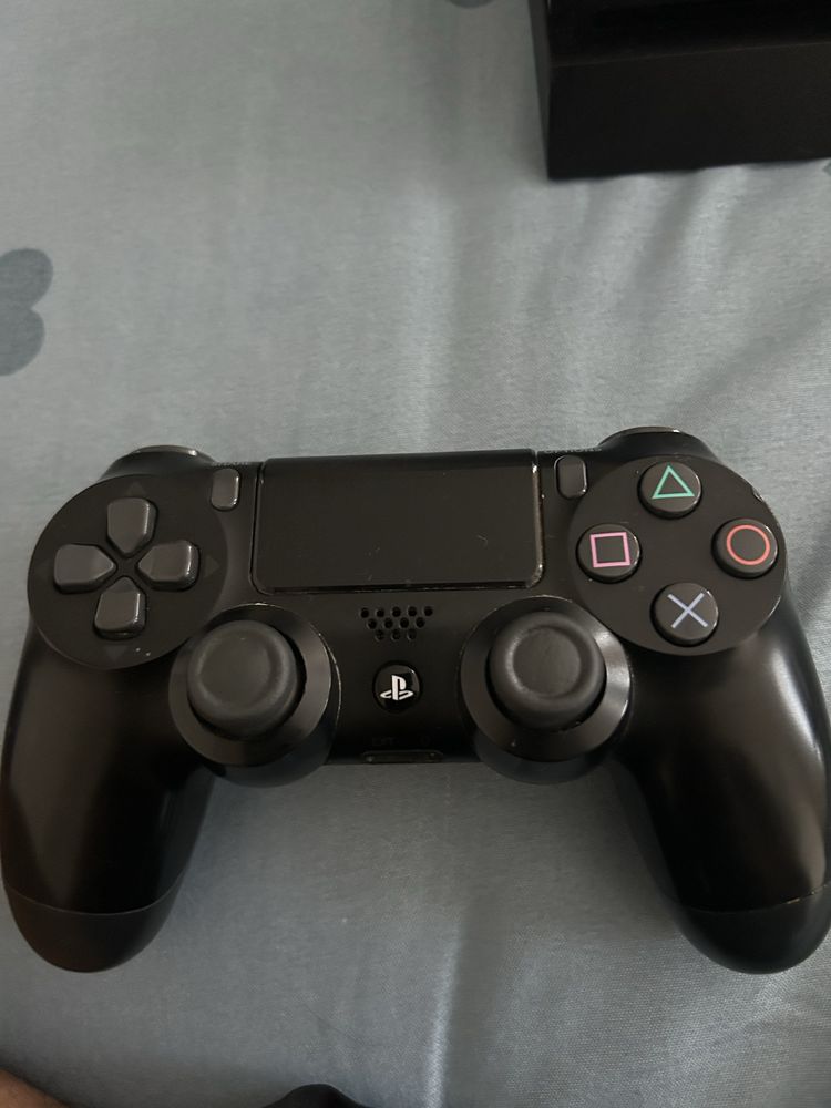 Playstation 4 конзола