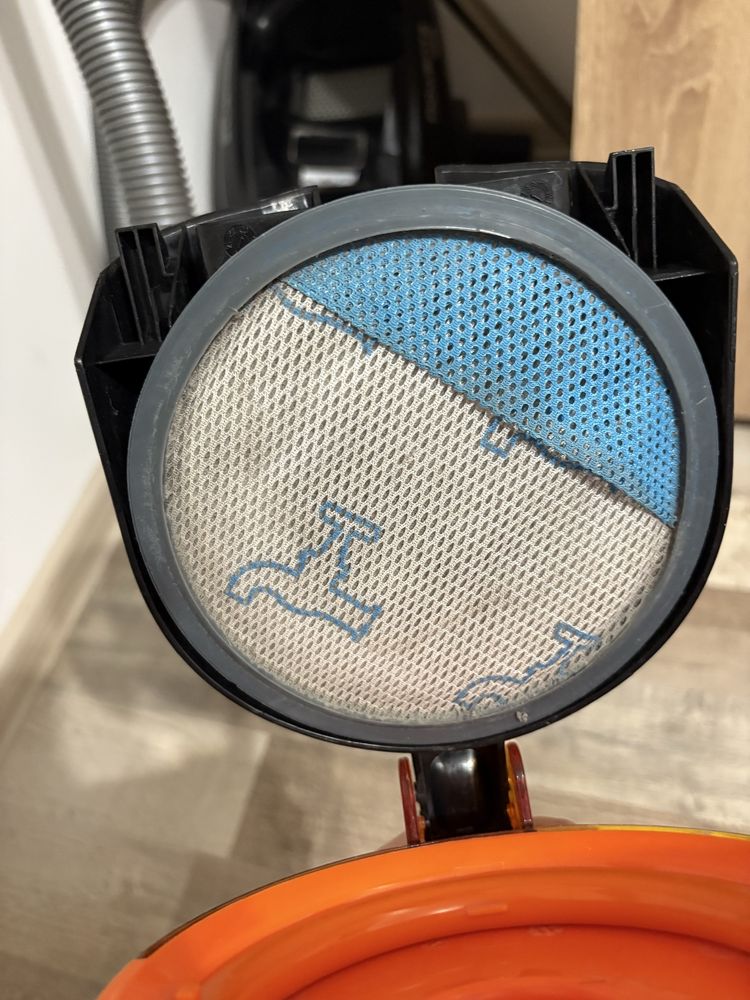 Прахосмукачка Rowenta Compact Power Cyclonic