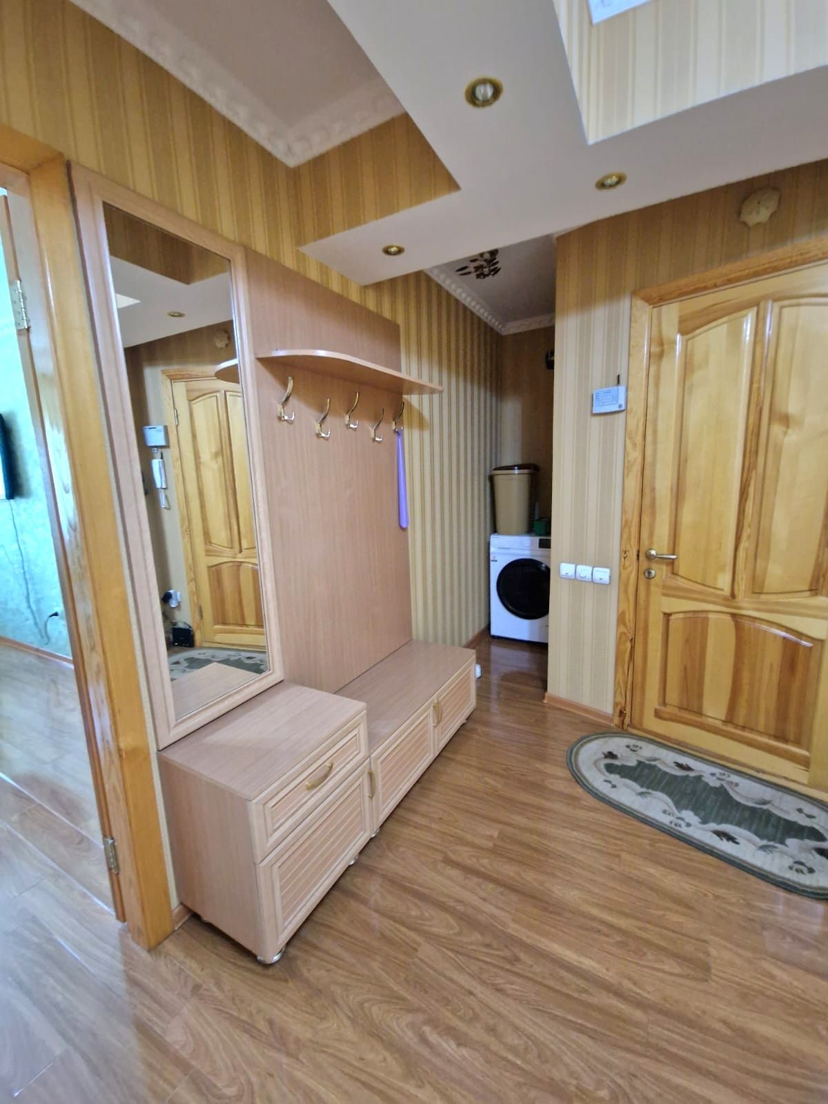 Продам улучшенную 5-комнатную квартиру