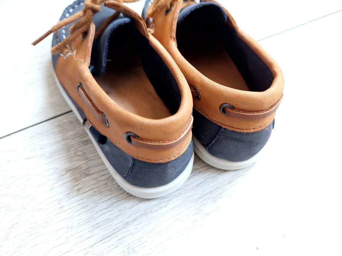 Pantofi/mocasini/adidași Zara 23