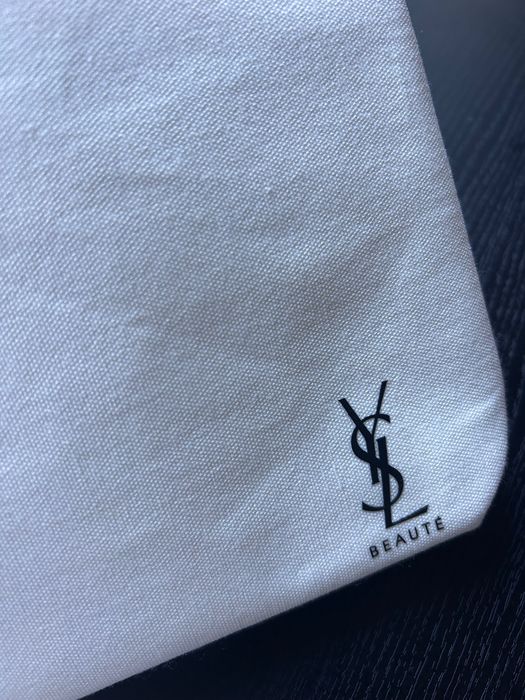 Нова ОРИГИНАЛНА YSL beauty cosmetic bag