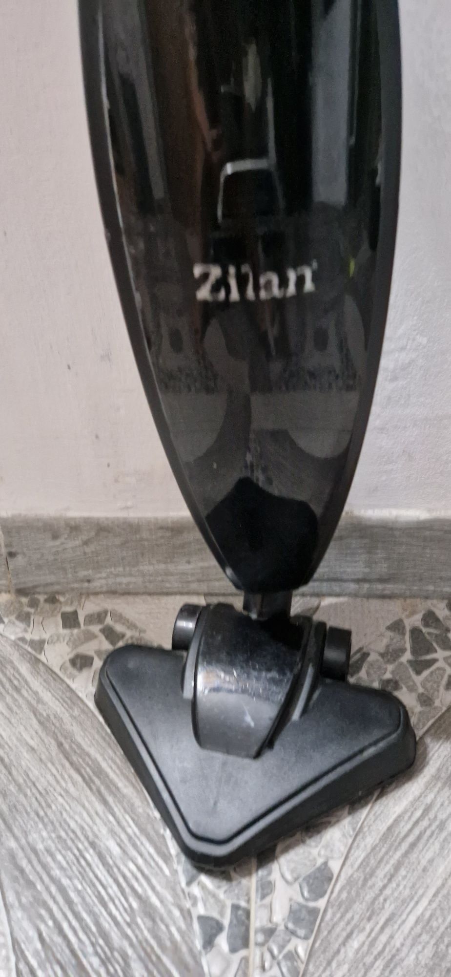 Vând aspirator vertical Zilan fără sac