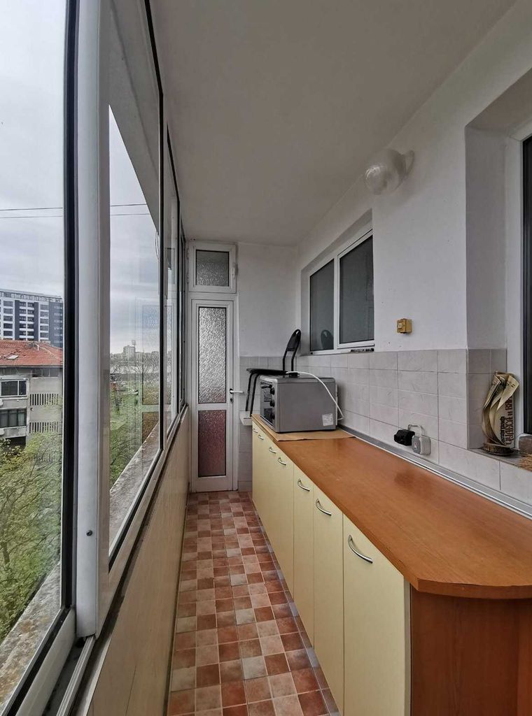 Продава се Тристаен апартамент в Русе, Център - 85 кв.м за 1636 €/кв.м - Снимка #12