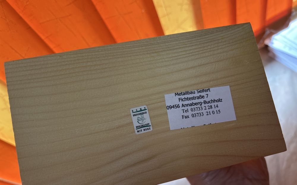 Макс зидарят / пушещ майстор дърво Германия