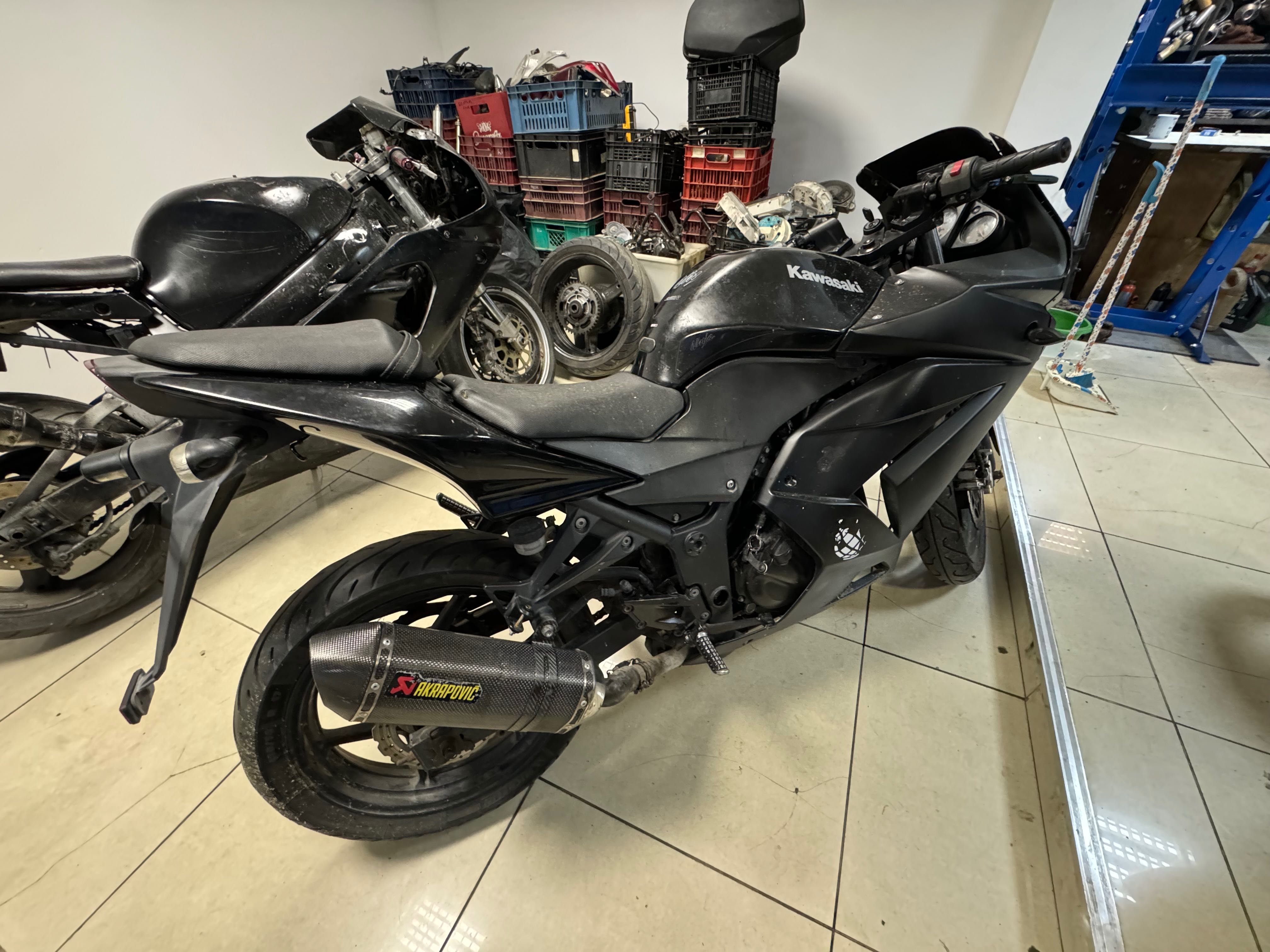 Kawasaki Ninja 250 R на ЧАСТИ