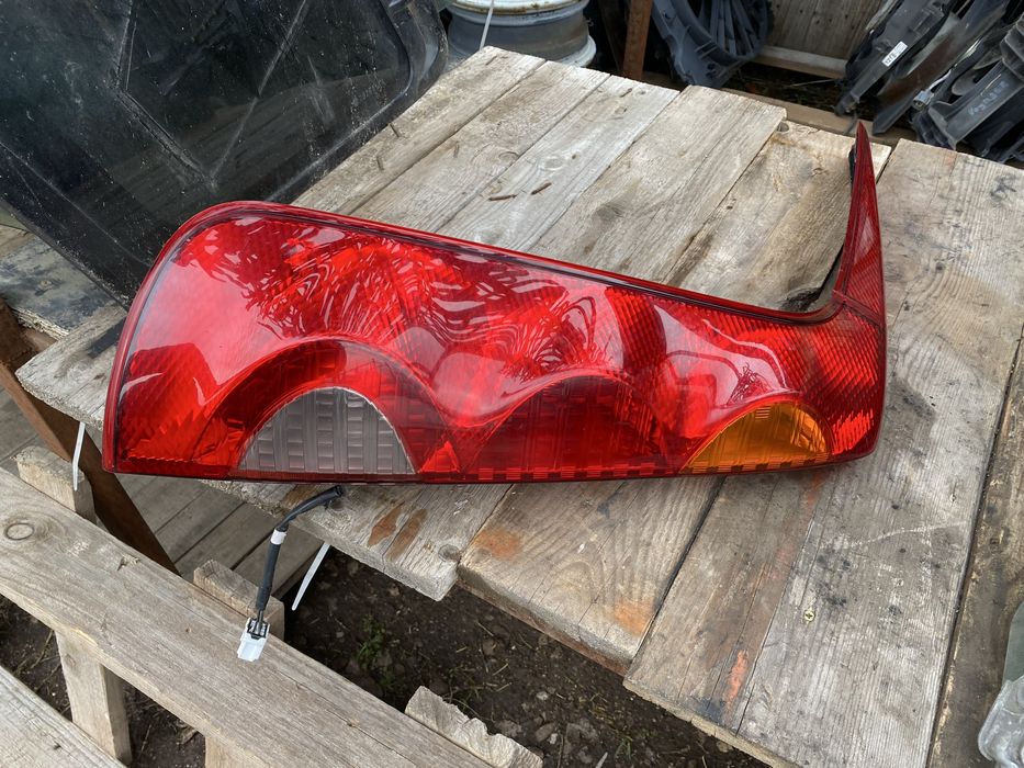 Ляв/Десен стоп Nissan Note 2006-2013г