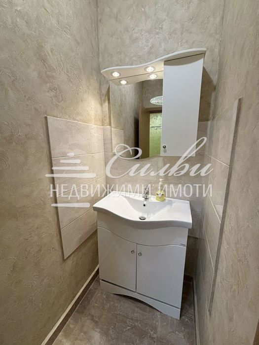 Отдава се под наем офис в сграда НОВО СТРОИТЕЛСТВО - кв. Център!