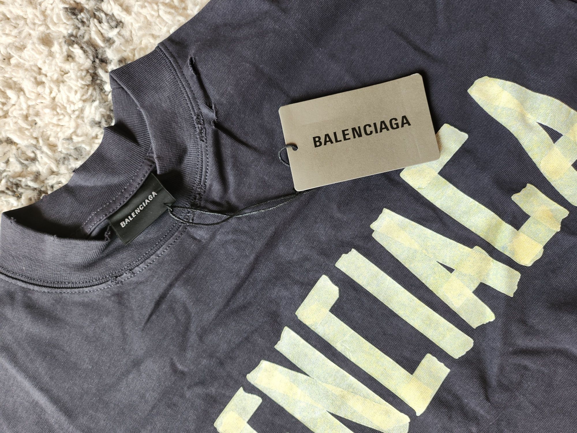 Тениска balenciaga една бройка