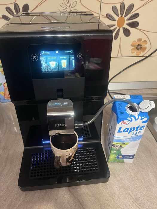 Cafetiera care macina