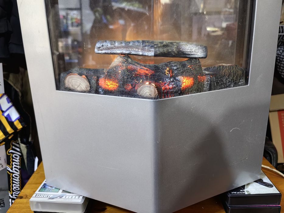 Електрическа печка тип камина