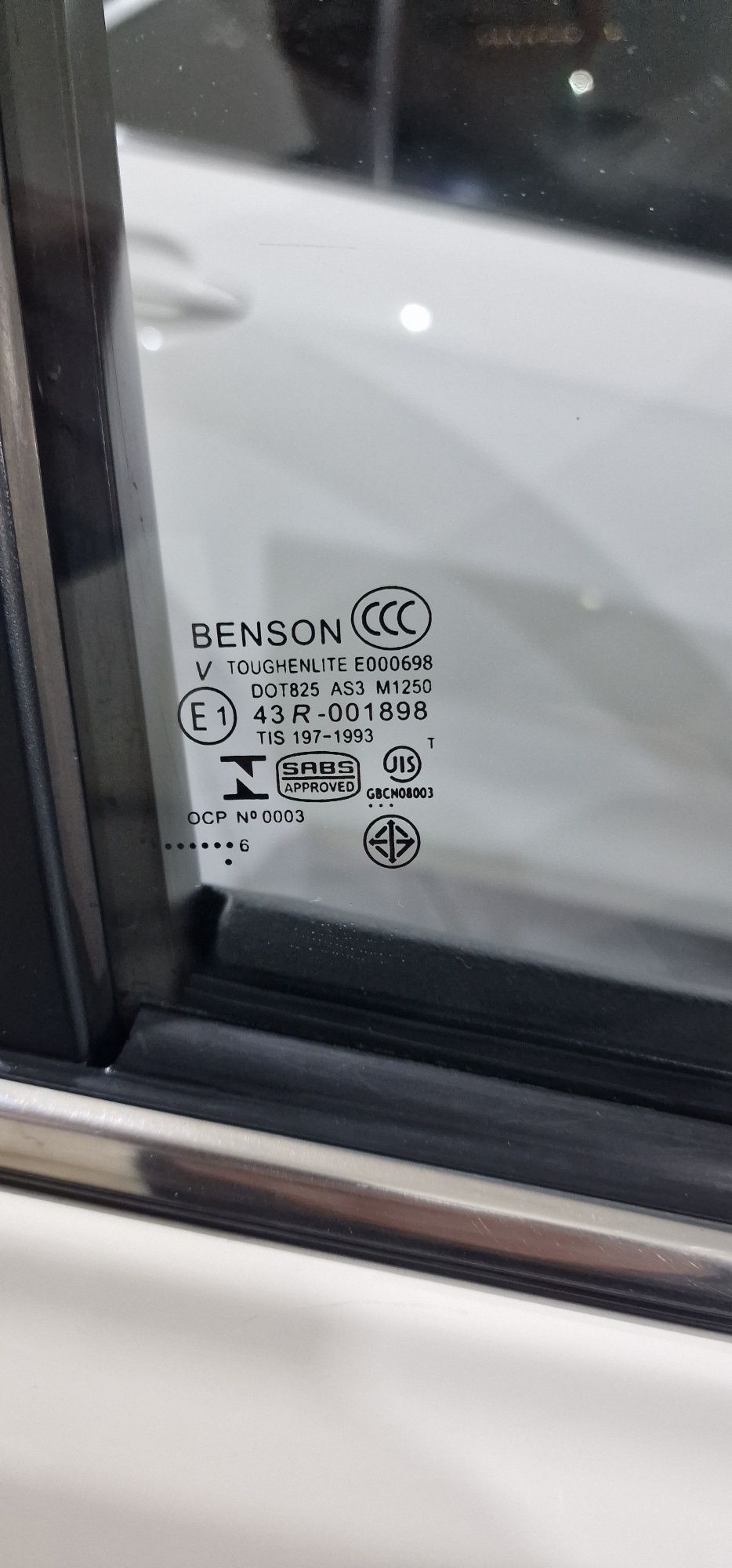 Тонированное боковое стекло Benson 25% на камри 40-45