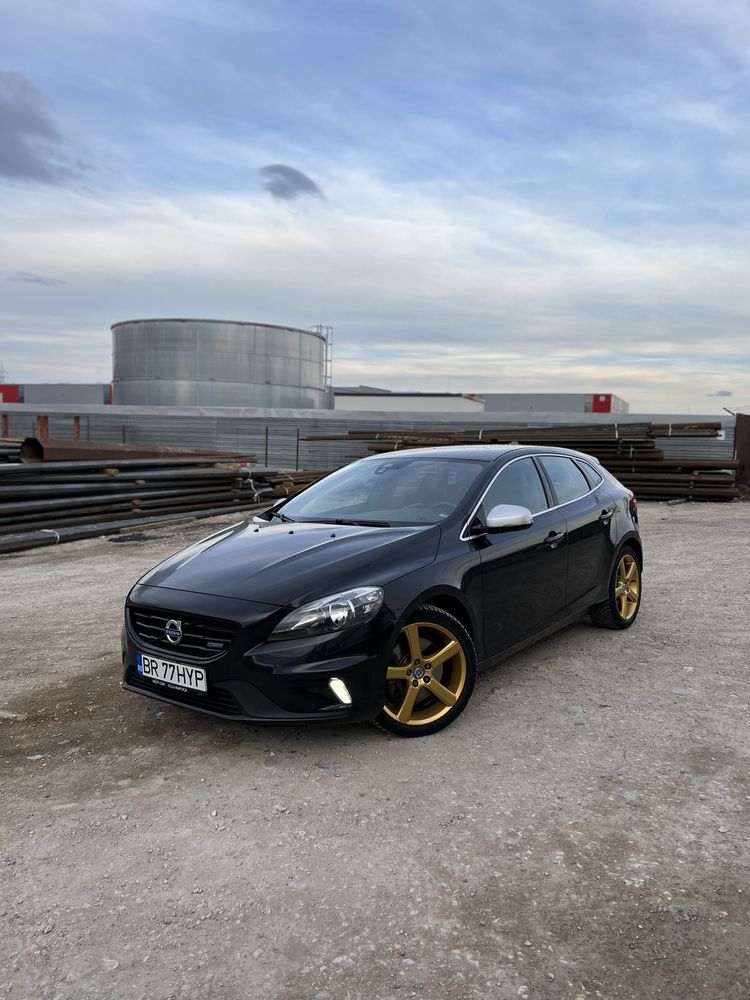 Volvo V40 D4 R design prim proprietar