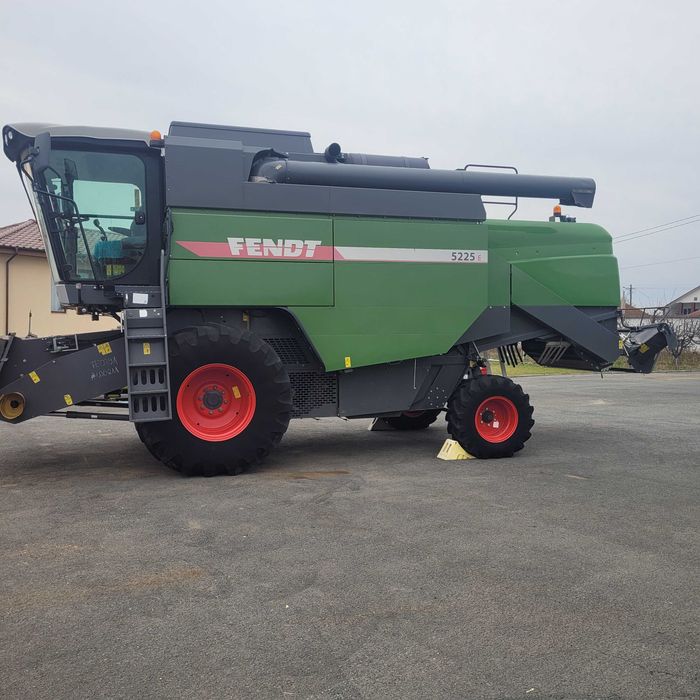 Combina recoltat cereale Fendt