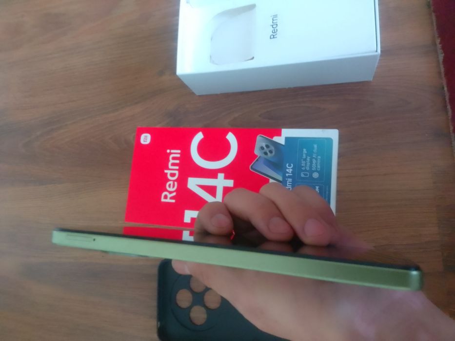 Redmi 14c 8/256Gb как новая с коробкой и документами