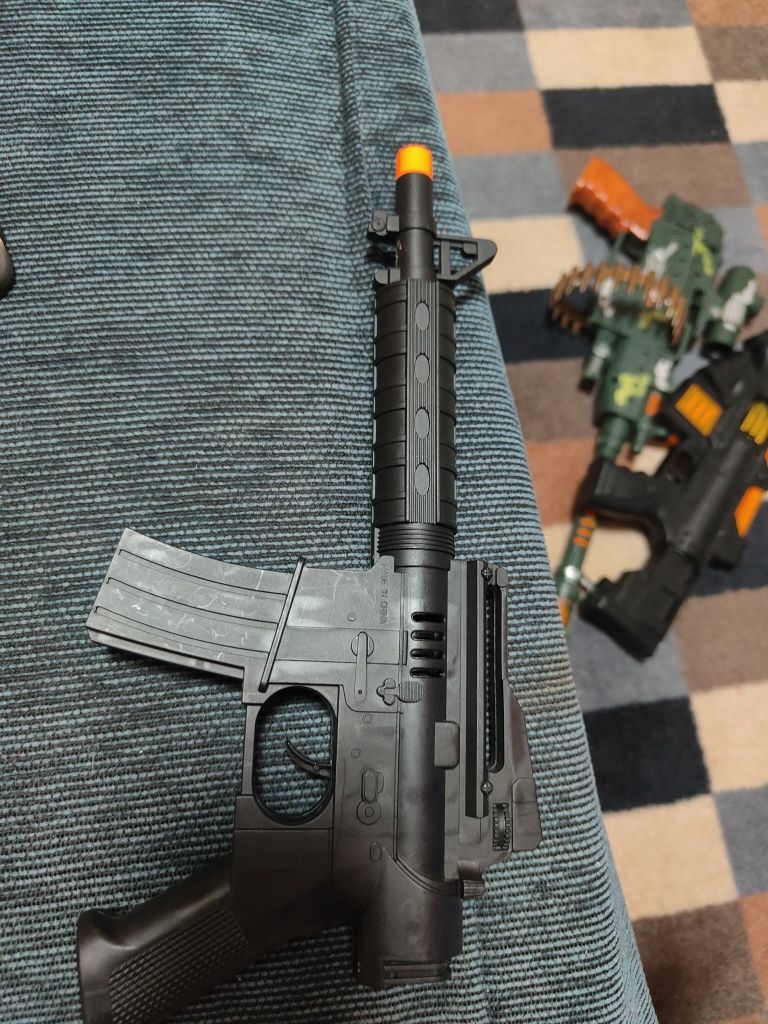 Pistol cu sunete