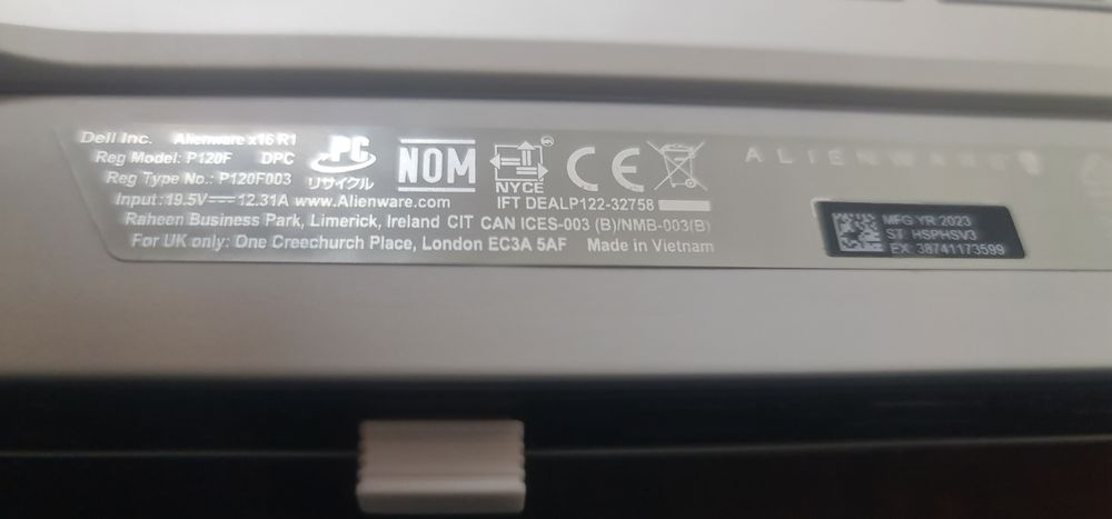 Dell Alienware X16 R1 / RTX 4070 8GB 140W / Core i7 13700H / 16″ QHD