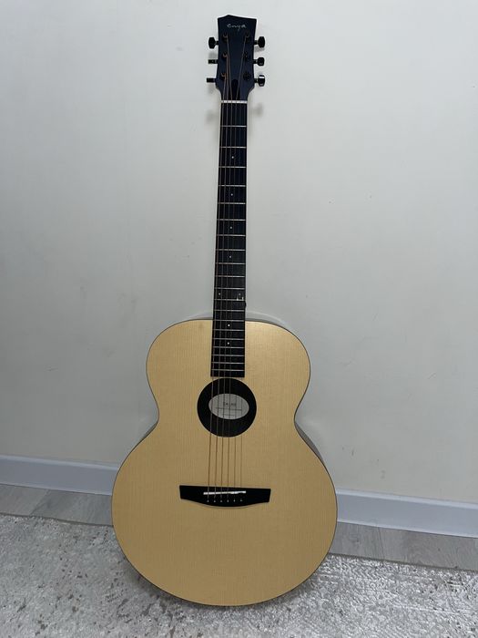 Продаю акустическую гитару Enya EA-X0