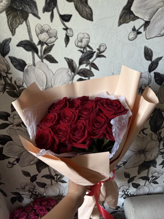 Красный роза ,15шт свежые