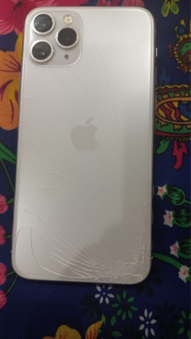 Iphone 11 pro 72%/64