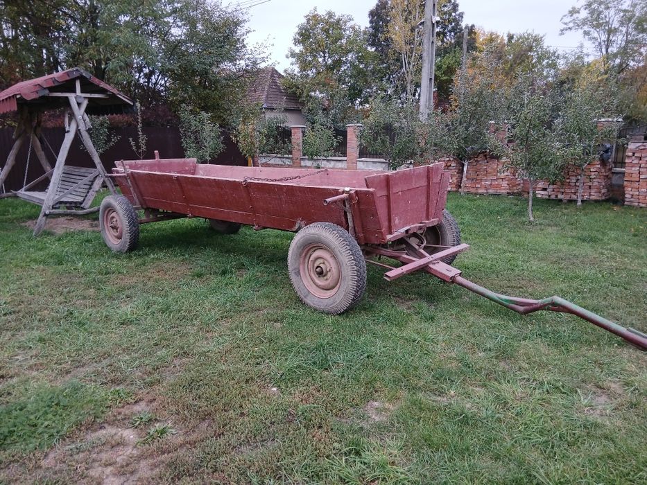 Căruță dupa tractor sau cal