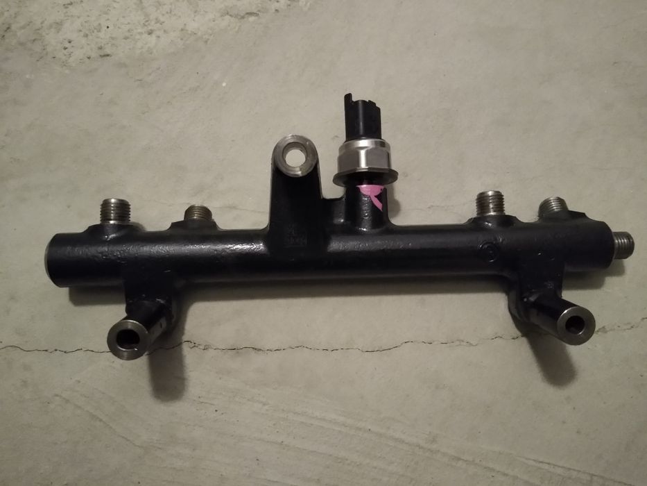 Rampa injectoare cu senzor presiune Ford Mondeo MK4